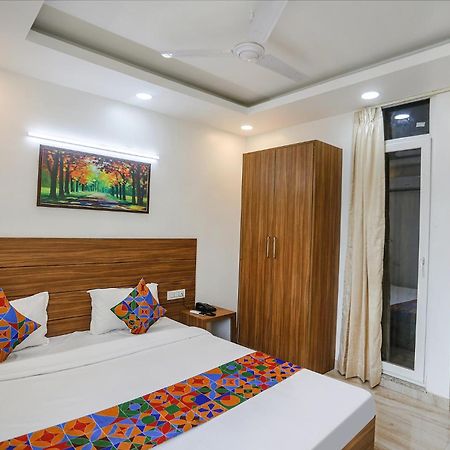 Fabhotel Unique Stay Ноида Екстериор снимка