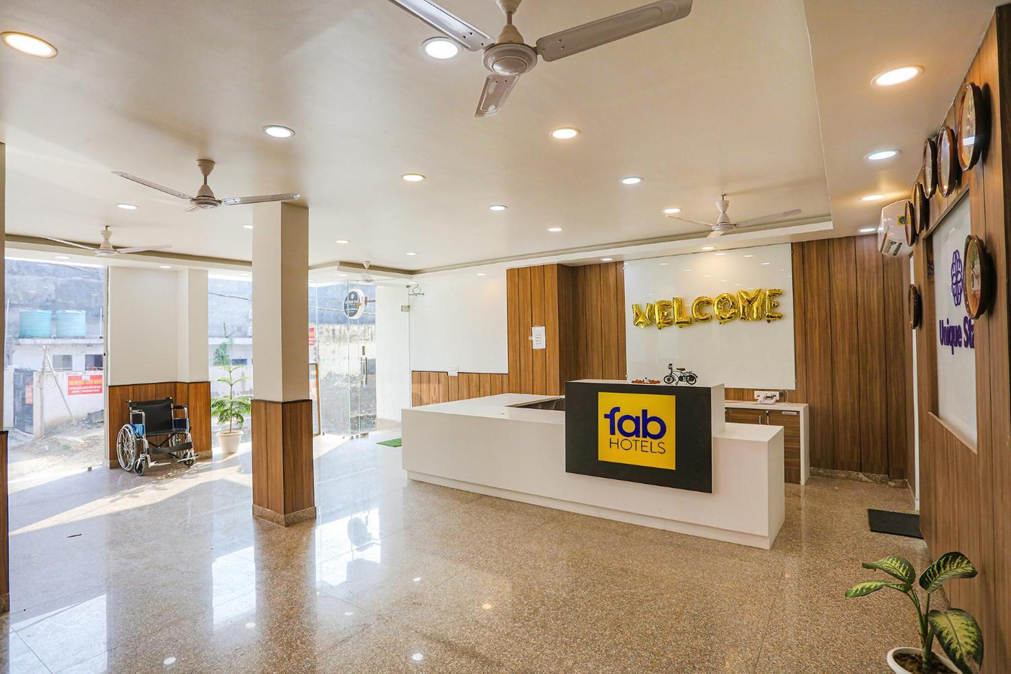 Fabhotel Unique Stay Ноида Екстериор снимка