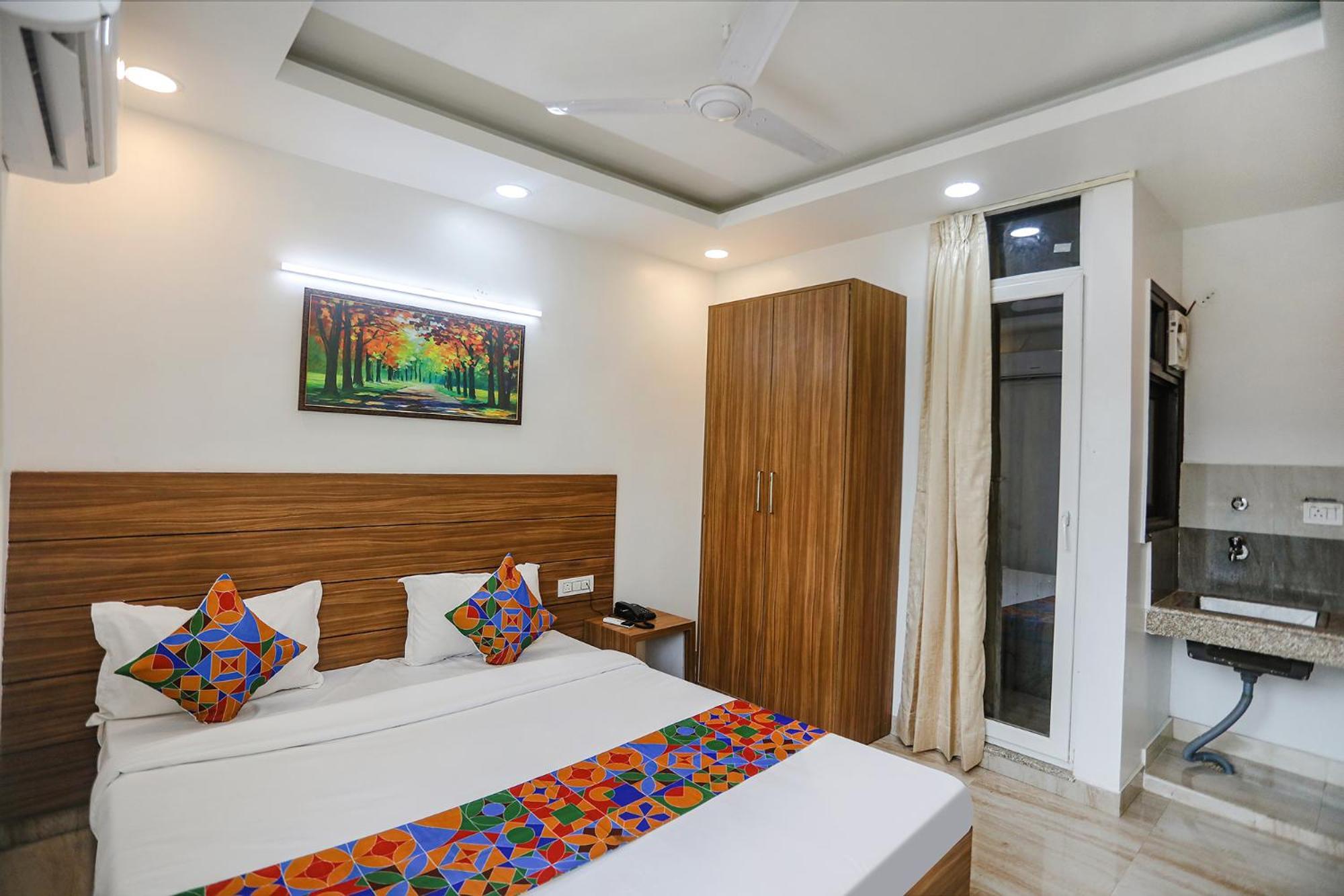 Fabhotel Unique Stay Ноида Екстериор снимка